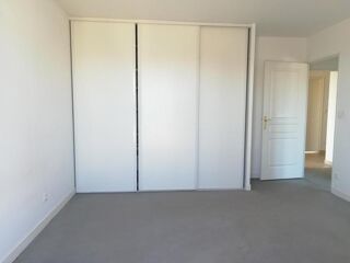  Appartement à louer 5 pièces 128 m²