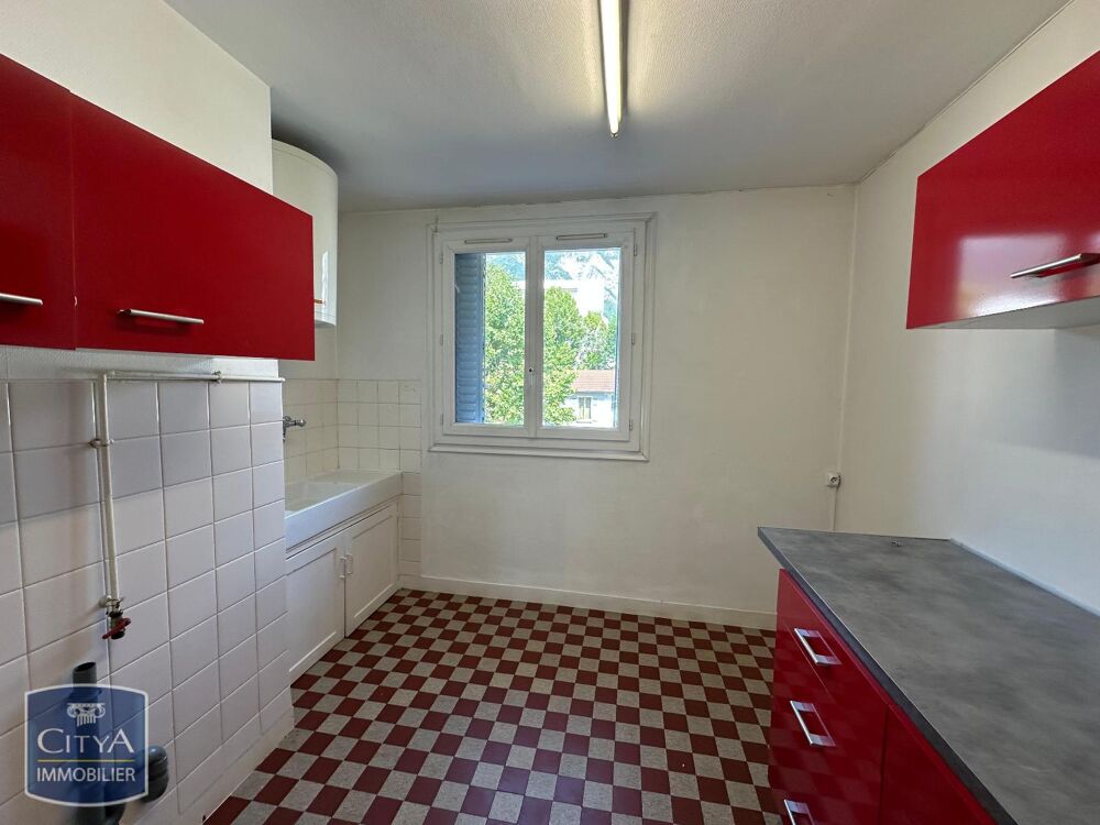 À LOUER : Appartement T3 situé à Meylan, dans le départe....