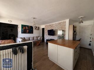  Appartement à louer 5 pièces 84 m²