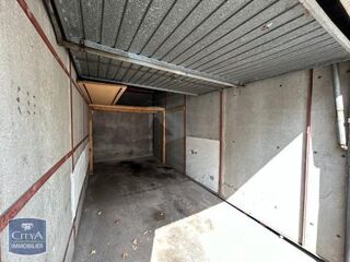  Parking / Garage à louer 