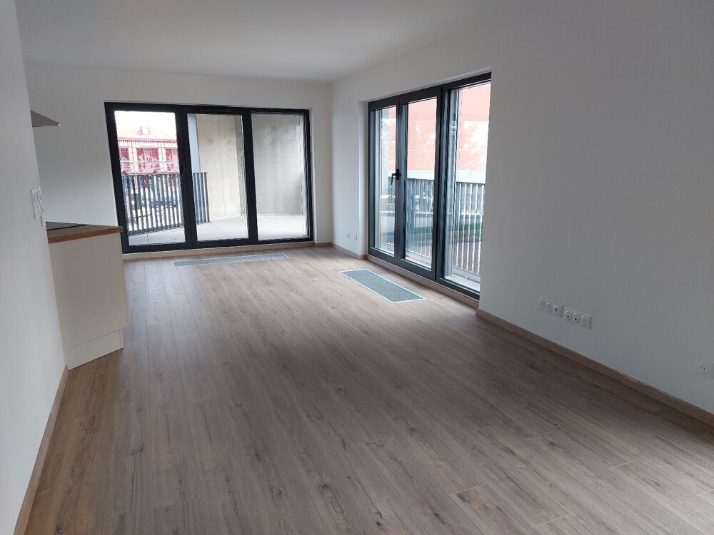 location Appartement - 9 pice(s) - 210 m Saint-tienne (42000)