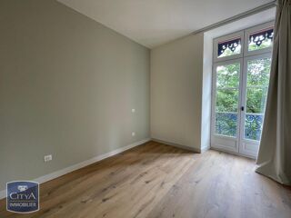  Appartement à louer 3 pièces 79 m²