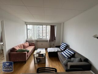  Appartement à louer 4 pièces 94 m²