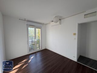  Appartement à louer 3 pièces 74 m²