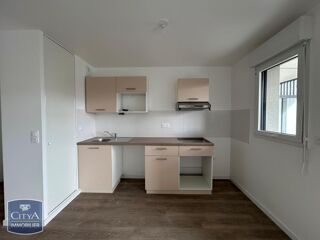  Appartement à louer 4 pièces 81 m²