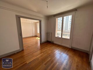  Appartement à louer 4 pièces 81 m²