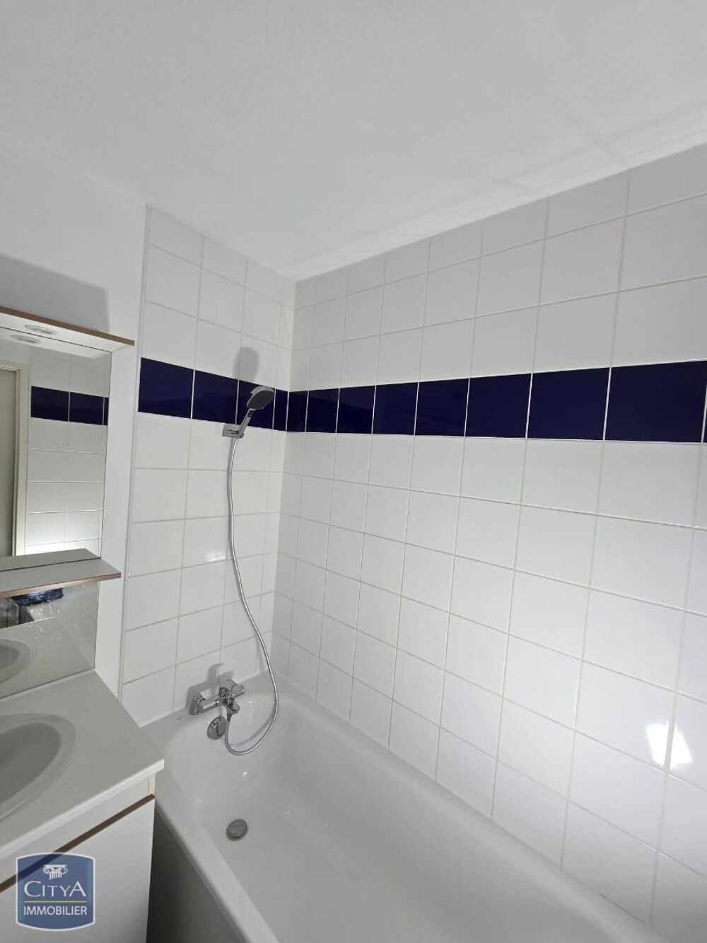 À LOUER : Appartement T2 situé à Baume-les-Dames, dans u....