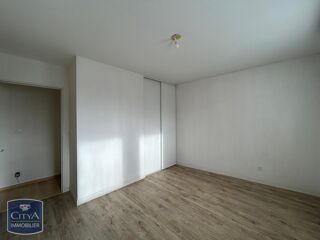  Appartement à louer 3 pièces 77 m²
