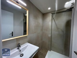 Appartement à louer 2 pièces 37 m²