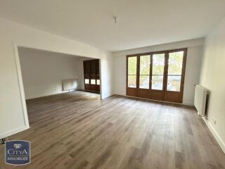  Appartement à louer 4 pièces 124 m²