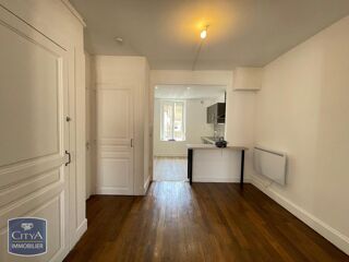  Appartement à louer 3 pièces 81 m²