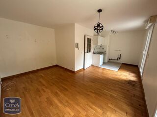  Appartement à louer 1 pièce 28 m²