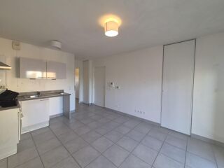  Appartement à louer 2 pièces 37 m²