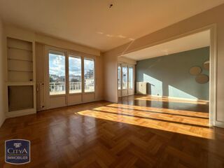  Appartement à louer 4 pièces 87 m²