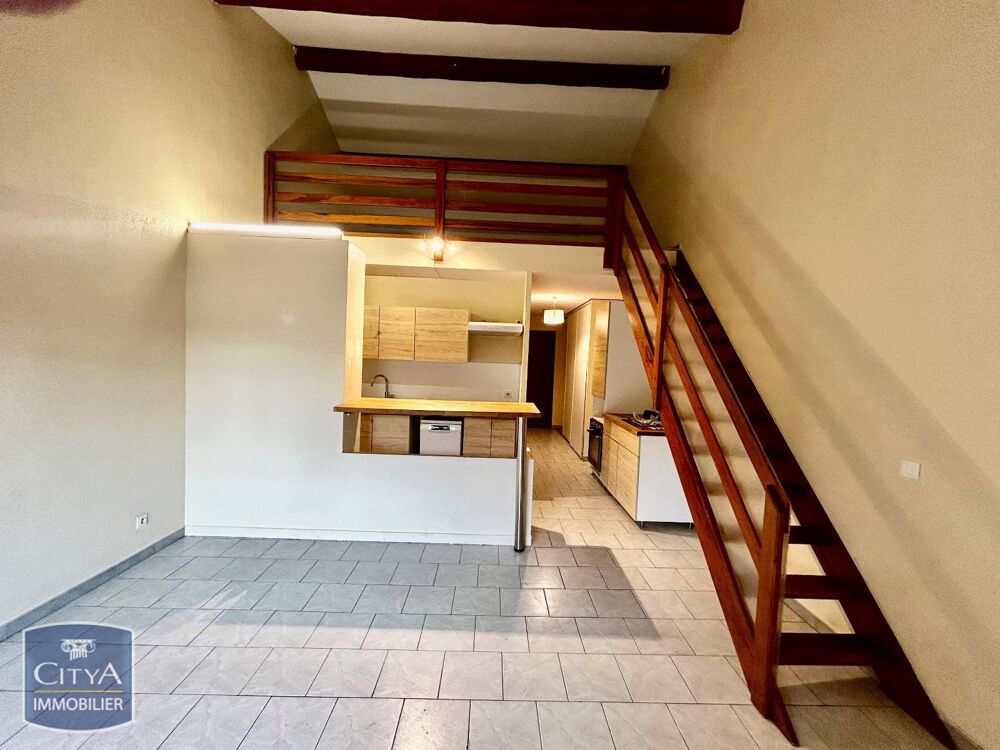 location Appartement - 2 pièce(s) - 49 m² Saint-Mitre-les-Remparts (13920)