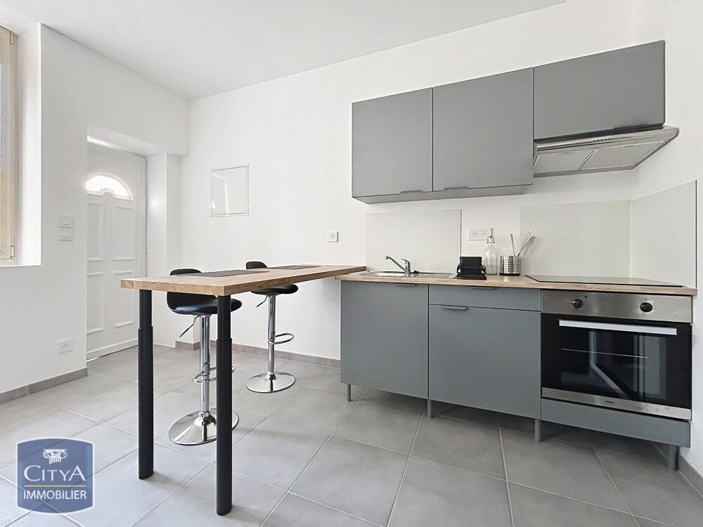 LOCATION NIMES - P2 MEUBLE - ENTIEREMENT RENOVE - CLIMAT....