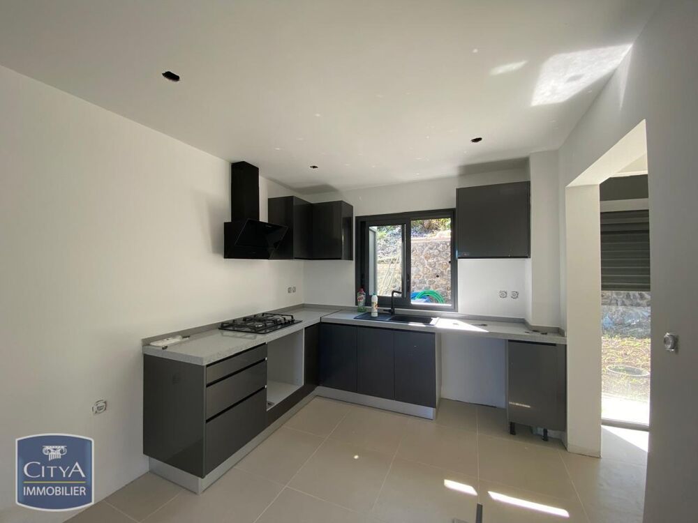 location Maison - 4 pièce(s) - 90 m² Bois de Nèfles Saint Paul (97411)