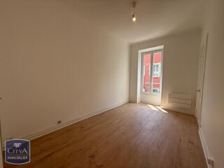  Appartement à louer 4 pièces 90 m²