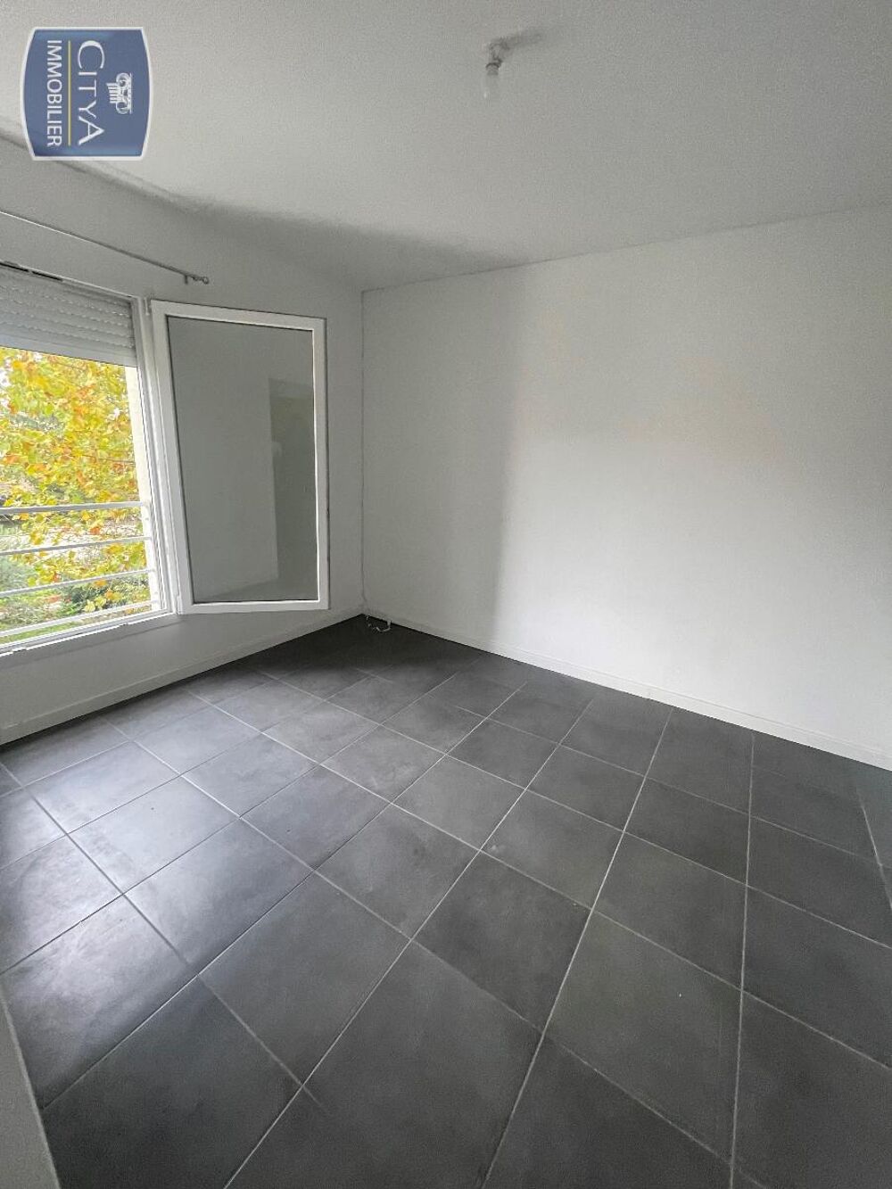 location Appartement - 1 pièce(s) - 40 m² Vénissieux (69200)