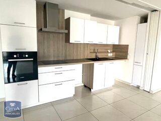  Appartement à louer 4 pièces 79 m²