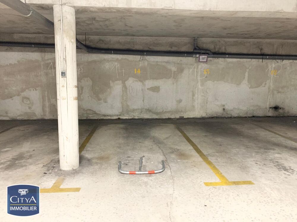location Parking / Garage Tours (37000)