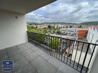  Appartement à louer 3 pièces 65 m²