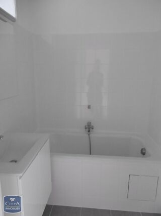 Appartement à louer 3 pièces 65 m²