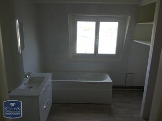  Appartement à louer 4 pièces 120 m²