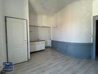  Appartement à louer 5 pièces 100 m²