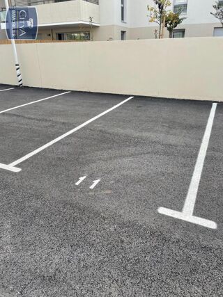  Parking / Garage à louer 