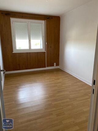  Appartement à louer 5 pièces 102 m²