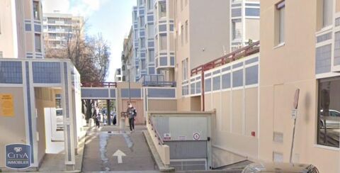  Parking / Garage  louer 