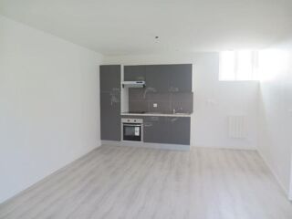  Appartement à louer 2 pièces 45 m²