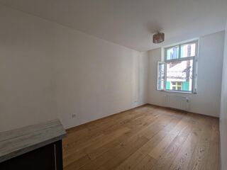  Appartement à louer 2 pièces 33 m²