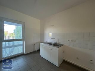  Appartement à louer 4 pièces 104 m²
