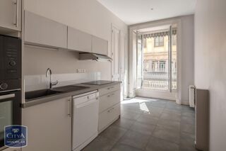  Appartement à louer 5 pièces 125 m²