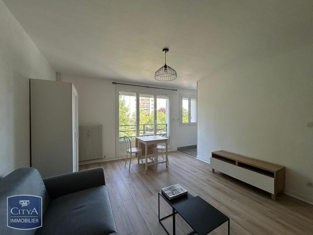 À LOUER - Studio meublé avec parking et cave à CHARTRES ....