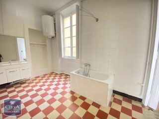  Appartement à louer 5 pièces 176 m²