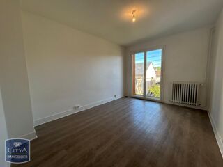  Appartement à louer 3 pièces 87 m²