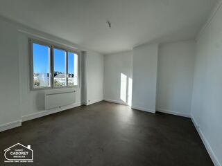  Appartement à louer 2 pièces 45 m²