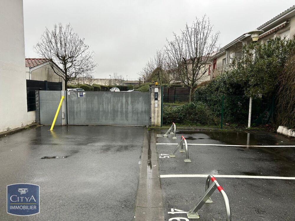 location Parking / Garage - 8 m² Mérignac (33700)