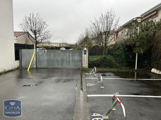  Parking / Garage à louer 8 m²