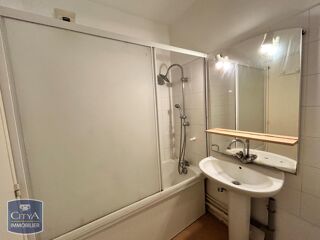  Appartement à louer 3 pièces 65 m²