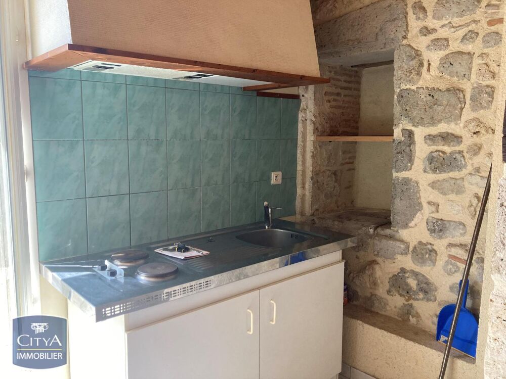 À LOUER ! Découvrez cet appartement ancien T1 situé à Né....