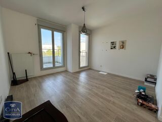 Appartement à louer 4 pièces 81 m²