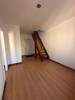  Appartement à louer 2 pièces 42 m²