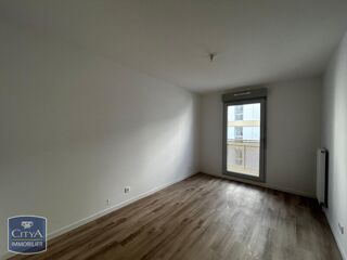  Appartement à louer 4 pièces 81 m²