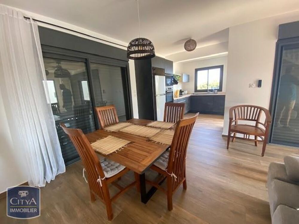 location Maison - 4 pièce(s) - 76 m² Saint-Pierre (97410)