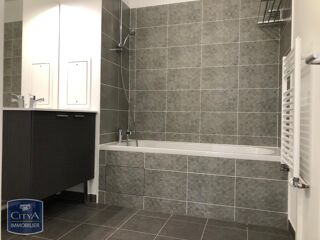  Appartement à louer 3 pièces 65 m²