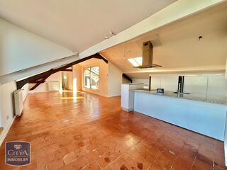  Appartement à louer 5 pièces 74 m²